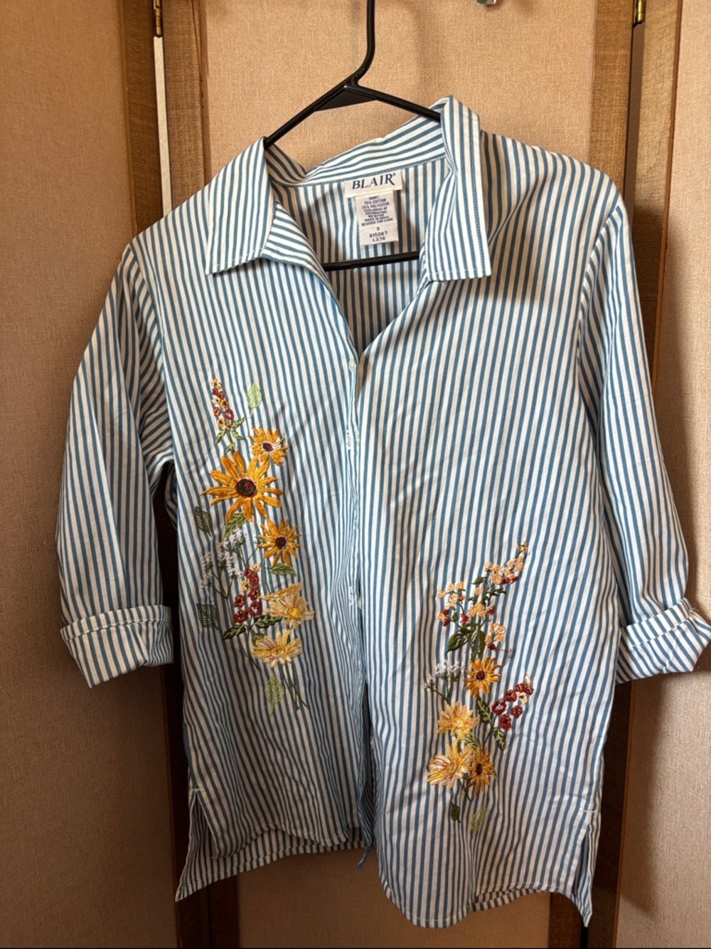 FINAL MARKDOWN Blair Blue & White Shirt with Yellow Floral Embroidery Small